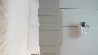 拖鞋家居日韩AV-白皙皮肤呆萌小姐姐！情趣耳朵抓屌吸吮！头套男怼着骚穴猛操，骑乘姿势打桩机，无套内射。